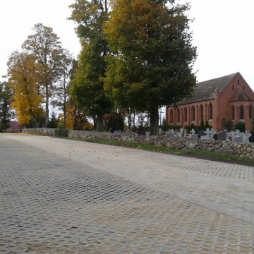 zdjęcie zakończonej inwestycji „Budowa parkingu przy kościele w Skórowie”