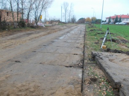 stara droga z płyt podłowgowych